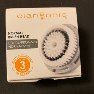 1 Clarisonic Normal Brush Heads
NIB